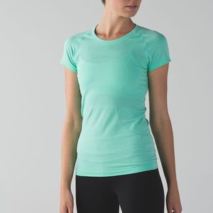 Lululemon Swiftly Tech Short Sleeve Crew in Heathered Menthol